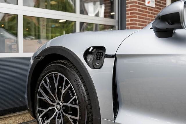 Porsche Taycan 4S 93 kWh | Panorama | Luchtvering | Bose | 360° | Head-Up | 18 V. Seats | ACC | 20' inch |