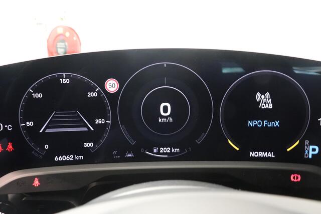 Porsche Taycan Performance 84 kWh | Pano | Chrono | Warmtepomp | SoH 91% | Adaptieve cruise | 20"Lichtmetaal |