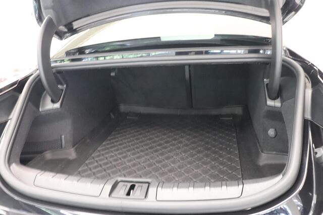 Porsche Taycan Performance 84 kWh | Pano | Chrono | Warmtepomp | SoH 91% | Adaptieve cruise | 20"Lichtmetaal |