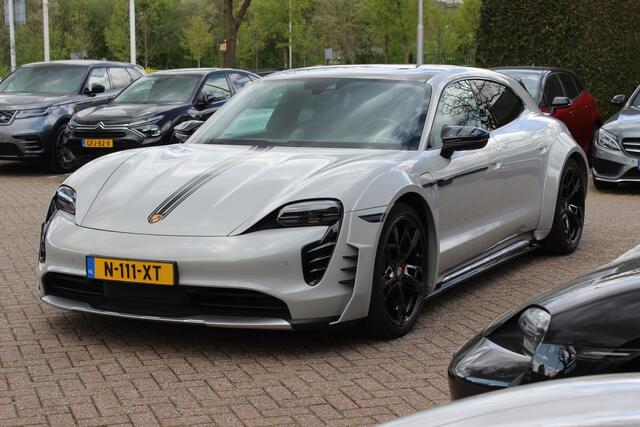 Porsche Taycan Cross Turismo 4 93 kWh / SoH 92,2% / Panoramadak / 360Camera / Passenger Display / Adaptieve Stoelen / Luchtvering / 21'' / Bose / Keyless / Sportchrono / Stoelventilatie / Stoelverwarming 4x / DAB / Cruise Control