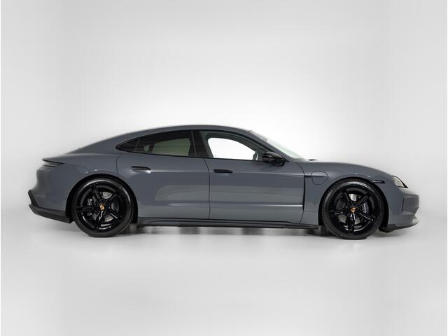 Porsche Taycan 4 Black Edition
