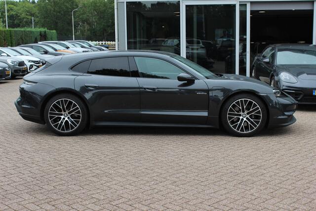 Porsche Taycan Sport Turismo 93 kWh / SoH 93,3% / Panoramadak / Camera / Bose / 20'' / Luchtvering / Leder / Warmtepomp / Dodehoek / Stoelverwarming / DAB / Cruise Control