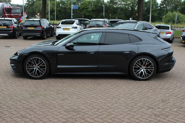 Porsche Taycan Sport Turismo 93 kWh / SoH 93,3% / Panoramadak / Camera / Bose / 20'' / Luchtvering / Leder / Warmtepomp / Dodehoek / Stoelverwarming / DAB / Cruise Control