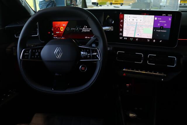 Renault 4 Comfort Range Iconic 52 kWh | Pack Advanced Driving Assist | Stoel-/Stuurverwarming | Navigatie | Achteruitrijcamera