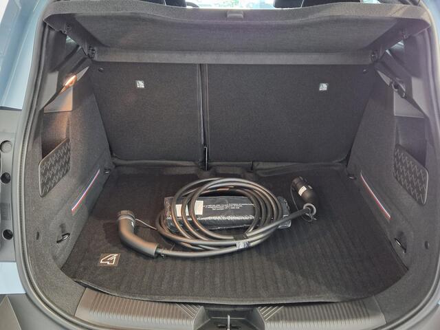 Renault 4 comfort range techno 52 kWh | UIT VOORRAAD LEVERBAAR/NIEUW TE BESTELLEN | DODEHOEK ASSISTENT | ELEKTRISCHE ACHTERKLEP | PACK WINTER | ADAPTIVE CRUISE CONTROLE |