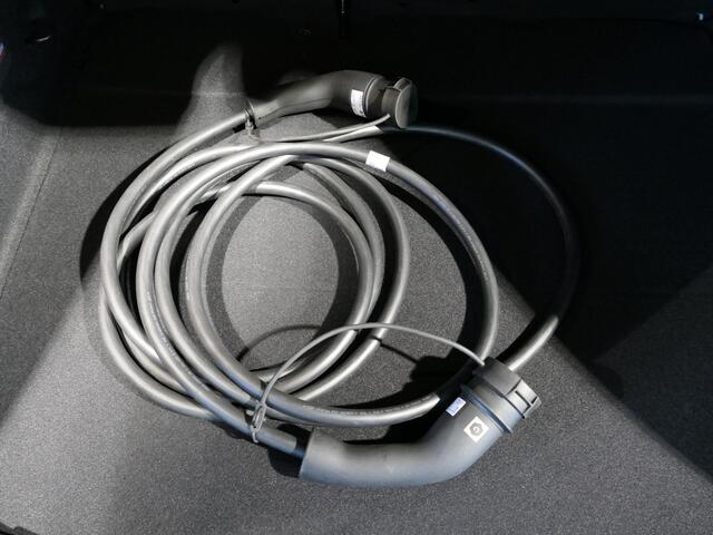 Renault 4 comfort range techno 52 kWh - NIEUW! - Elektrische kofferbakklep - Dodehoek - Stoel + stuurverwarming