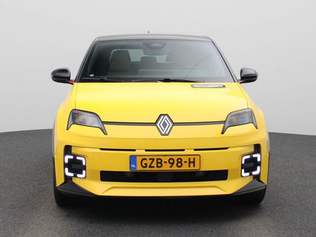 Renault 5 comfort range iconic cinq 52 kWh | Pack Safety & Advanced Driving Assist | Harman Kardon Audio | Stoel- en Stuurwielverwarming | Camera | Draadloze Smartphonelader | 18" LMV 'Chrono' | LED Pure Vision | Android Automotive