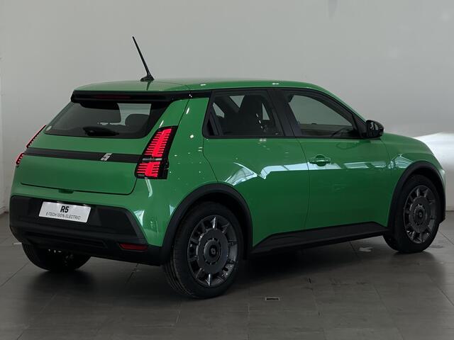 Renault 5 Urban Range FIVE 40 kWh | Van: ¤ 25.359,- nu rijklaar voor: ¤ 24.990,-