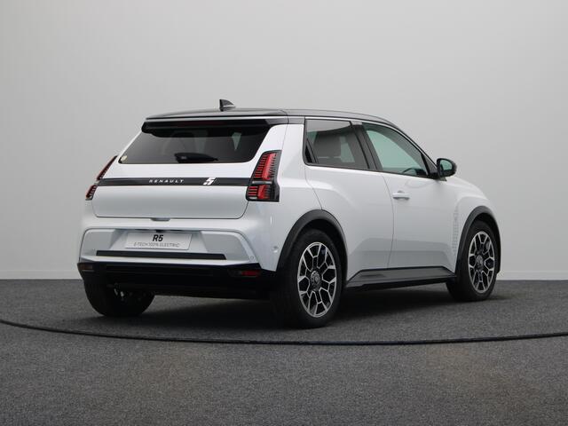 Renault 5 Roland-Garros Comfort range | Achteruitrijcamera | Elektrisch verwarmbare voorstoelen | ISOFIX-bevestigingssysteem voor kinderzitjes op passagiersstoel en op de twee buitenste zitplaatsen achter