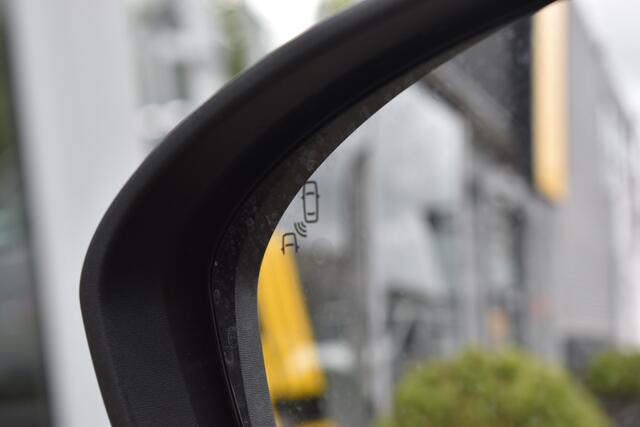 Renault 5 Roland-Garros | Achteruitrijcamera | Elektrisch verwarmbare voorstoelen | ISOFIX-bevestigingssysteem voor kinderzitjes op passagiersstoel en op de twee buitenste zitplaatsen achter