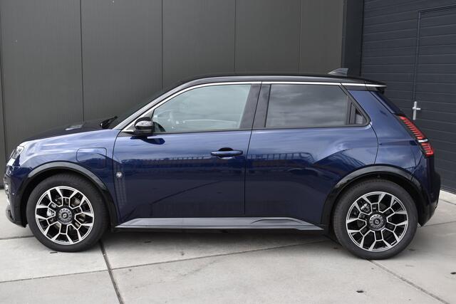 Renault 5 Roland-Garros | Achteruitrijcamera | Elektrisch verwarmbare voorstoelen | ISOFIX-bevestigingssysteem voor kinderzitjes op passagiersstoel en op de twee buitenste zitplaatsen achter