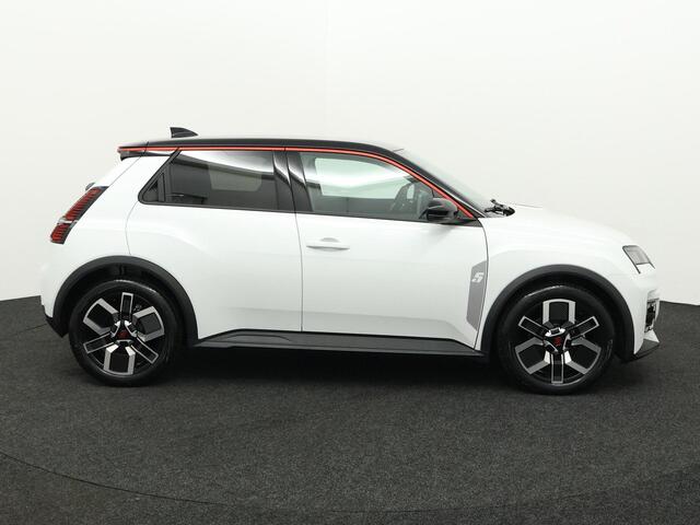 Renault 5 comfort range techno 52 kWh CLIMATE CONTROL / PARKEERSENSOREN + CAMERA / NAVIGATIE incl. APPLE & ANDROID CARPLAY