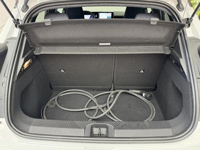 Renault 5 comfort range Techno 52 kWh | Adaptive Cruise Control | Camera | Navigatie | Apple CarPlay / Android Auto |