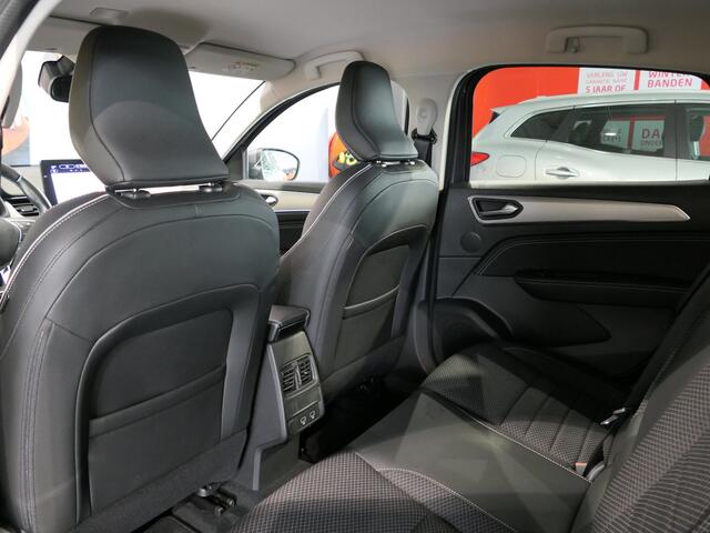 Renault Arkana 1.6 E-Tech Hybrid 145 Intens * Parkeerassistent* - Trekhaak, adaptive cruise, camera