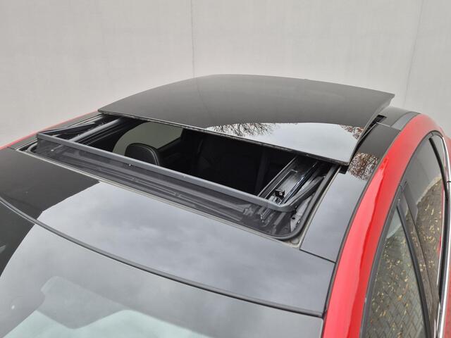 Renault Arkana 1.6 E-Tech full hybrid 145 techno Automaat / Apple Carplay Android Auto / Glazen schuif- en kanteldak / Achteruitrijcamera / Navigatie / Keyless Entry/Start / Cruise control / Draadloze telefoon lader /