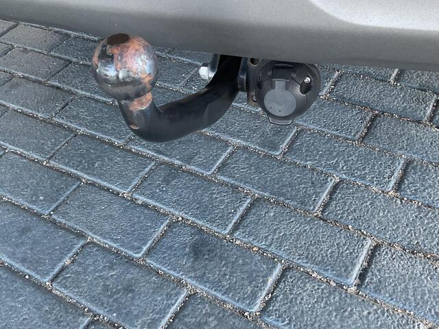 Renault Arkana 1.6 E-Tech Hybrid 145 Intens TREKHAAK / AUTOMAAT / PDC + CAMERA / CLIMATE CONTROL / BLINDSPOT WARNING / EASY PARK ASSIST /