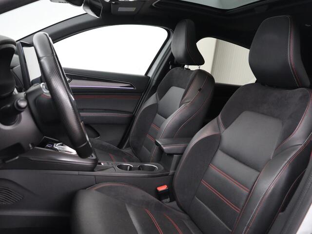 Renault Arkana 1.6 E-Tech Hybrid 145 R.S. Line | Panoramadak | Leder/Alcantara | Trekhaak | Stoelverwarming | Adaptive cruise | Camera | Carplay | Keyless | Park Assist | Full LED | Navigatie