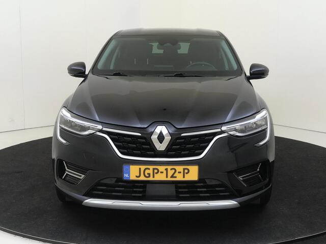 Renault Arkana 1.6 E-Tech Hybrid 145 PK | Apple Carplay/Android | cruise control adaptief | dodehoek detectie | electronic climate control | LED koplampen | lederen bekleding | lichtmetalen velgen 18" | navigatiesysteem | voorstoelen verwarmd |