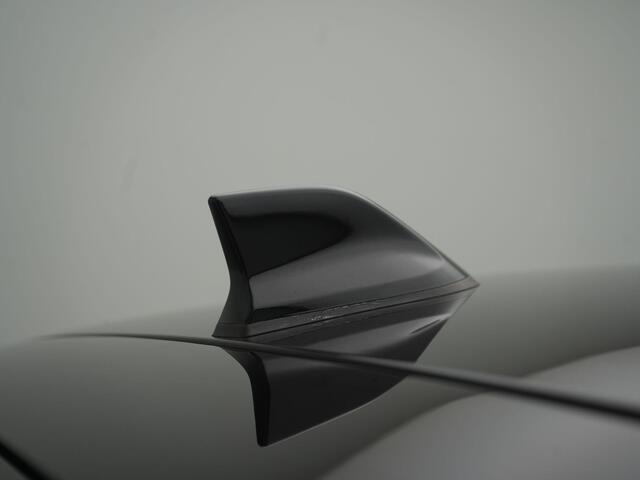 Renault Arkana 1.6 E-Tech Hybrid 145 R.S. Line - RIJKLAARPRIJS - All Seasonbanden - Achteruitrijcamera - Adaptive Cruise Control - Stoel- en Stuurverwarming - Dealeronderhouden - Schuif-/kanteldak