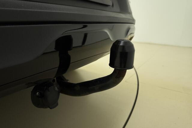 Renault Arkana 1.6 E-Tech hybrid 145 E-Tech engineered | Schuif/kanteldak | Trekhaak | Lederen bekleding | Camera | Navigatie | Keyless | Parkeersensoren voor en achter