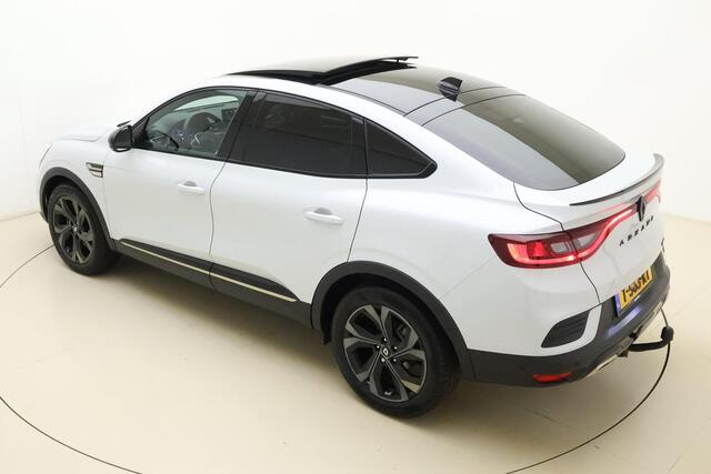 Renault Arkana 1.6 E-Tech hybrid 145 E-Tech engineered | Schuif/kanteldak | Trekhaak | Lederen bekleding | Camera | Navigatie | Keyless | Parkeersensoren voor en achter