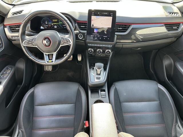 Renault Arkana 1.6 E-Tech hybrid 145 techno RS Line / Schuif-kanteldak / Elektrisch verstelbare stoelen / Trekhaak / Navigatie / Camera / Cruise control.