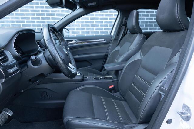 Renault Arkana 1.6 Hybrid 145 E-Tech engineered | Panoramadak | Bose Audio | Cruise Control Adaptief | Dodehoekdetectie | Keyless Entry | Elektrisch Verstelbare Voorstoelen | Stoelverwarming | Achteruitrijcamera | Parkeersensoren | Navigatie | Apple Carplay | Android Au