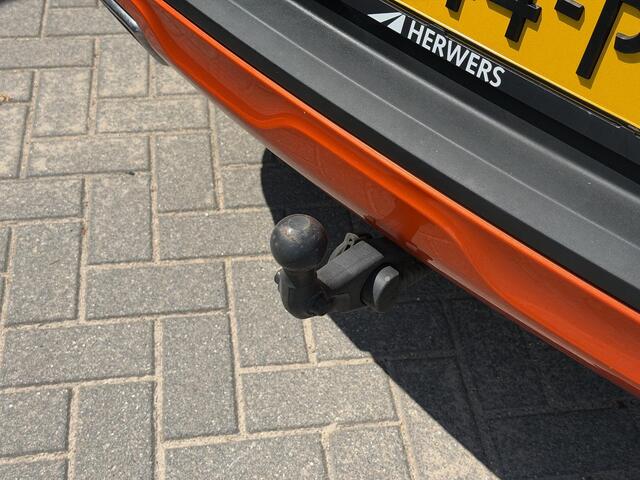 Renault Arkana 1.6 E-Tech Hybrid 145PK R.S. Line / Wegklapbare Trekhaak / Adaptief Cruise Control / Stoel & Stuurverwarming / Lederen Bekleding / Elektrische Stoelen / Dodehoek Detectie / Carbon Look Interieur Delen / Apple Carplay & Android Auto /