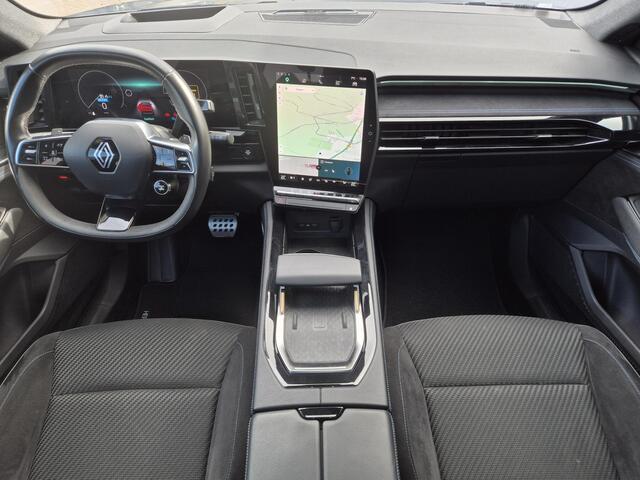 Renault Austral 1.2 E-Tech full hybrid 200 iconic esprit Alpine / Trekgewicht 1500 kg / Panoramadak / Stoel met massage functie / Harman Kardon Audio Systeem / Elektrische achterklep / Head Up Display / Stuur- Stoel & Voorruit verwarming /