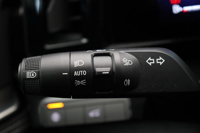 Renault Austral mild hybrid 160pk X-Tronic techno | 1800 kg Geremd | Panoramisch dak | Stoel- en stuurwielverwarming | Voorruitverwarming | Elek. kofferklep |