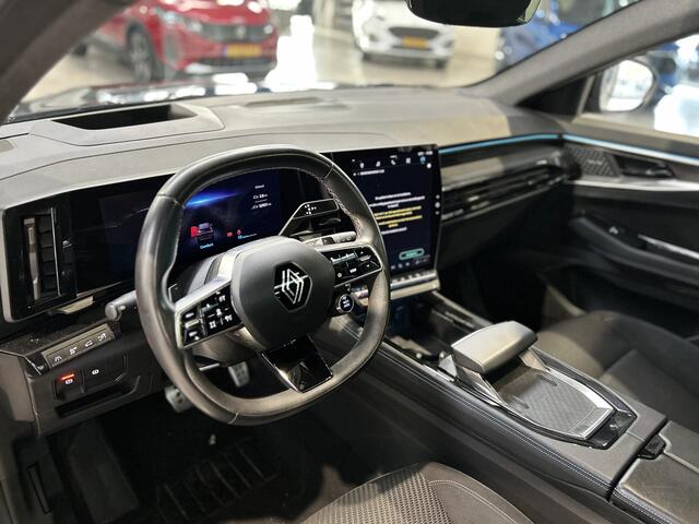 Renault Austral 1.2 E-Tech full hybrid 200 Iconic Esprit Alpine | 4 Control | Pano | Adapt. Cruise | Harman Kardon | Elektr. Achterklep | 360 Camera | 20" LMV | All season banden |