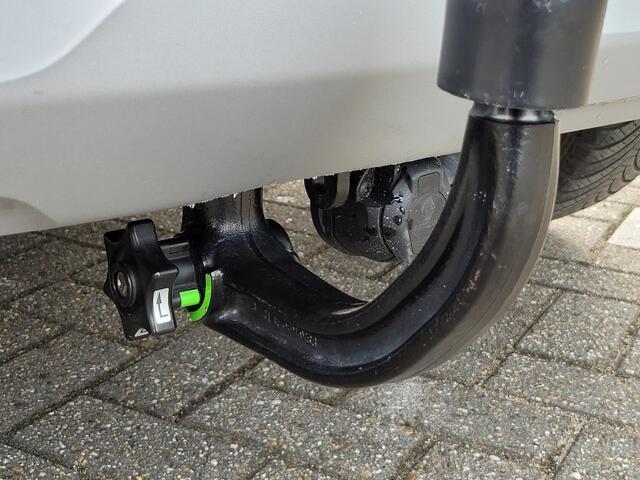 Renault CAPTUR 1.0 TCe 100 Zen (Hoge instap) Trekhaak | Navigatie | LMV. | Winterpack | Parkeerhulp | Dealer Onderhouden