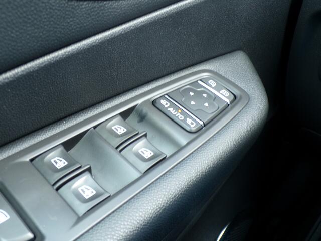 Renault CAPTUR 0.9 TCe Intens, Trekhaak / Camera + Sensoren / Navigatie / Android Auto / Keyless / Full LED. / Climate Control / 17'' LMV