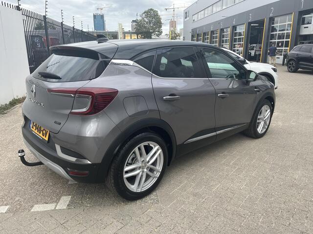 Renault CAPTUR 1.6 E-Tech full hybrid 145 iconic / LEDER / CAMERA 360 / PARKEERSENSOREN VOOR EN ACHTER / BOSE GELUIDSSYSTEEM / SCHUIF KANTELDAK