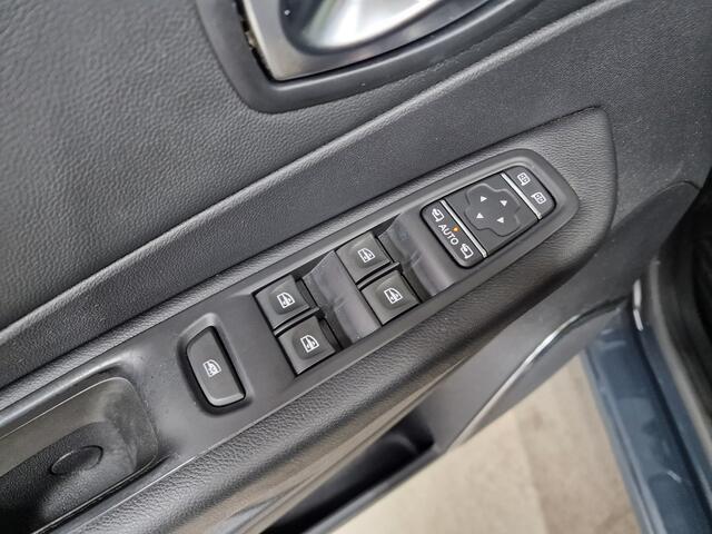 Renault CAPTUR 1.3 TCe Intens 150pk | Trekhaak | Pano | Park assist | Camera | Dodehoek