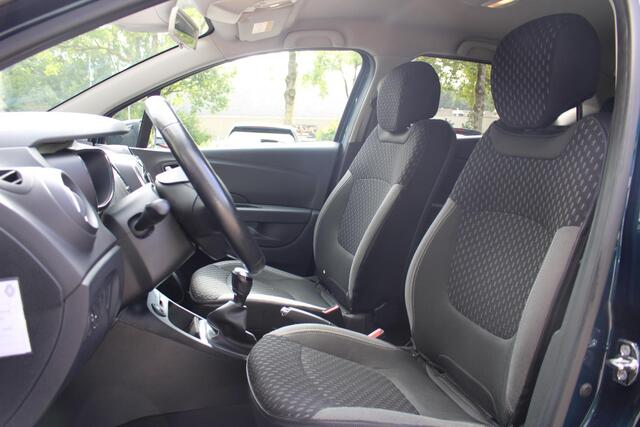 Renault CAPTUR 0.9 TCe Intens Apple/Android Auto| 360 graden camera | Parkeersensoren | ClimateControl | Dodehoeksensoren | Keyless Entry