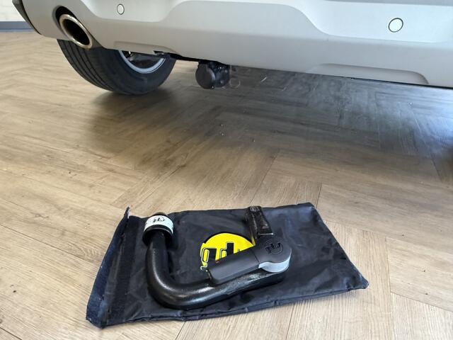 Renault CAPTUR 1.3 TCe 130 Intens | Groot Navi | 360 Camera | 17" | PDC V+A | Trekhaak | 100% Onderhouden!