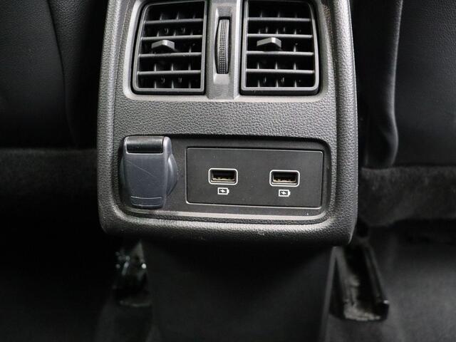 Renault CAPTUR TCe 90pk Techno | Parkeersensoren voor/achter | Achteruitrijcamera | Navigatie |