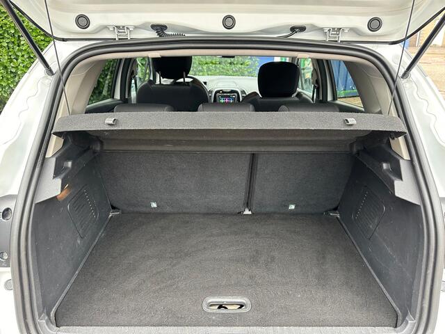 Renault CAPTUR 1.3 TCe Limited Climate C, Cruise C, Navigatie, Trekhaak!!!!