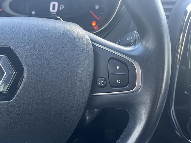 Renault CAPTUR TCe 120 EDC Xmod / Achteruitrijcamera / Verwarmde Voorstoelen / Navigatie full map / Keyless Entry & Start / Cruise- en Climate Control / Parkeersensoren voor en achter / Bluetooth / Radio