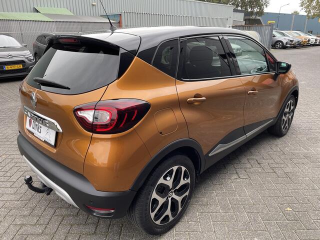 Renault CAPTUR 130pk Intens (Trekhaak - Camera - Parkeersensoren V+A - LED - Keyless Entry - Stoelverwarming - Automatische Airco - Navigatie)