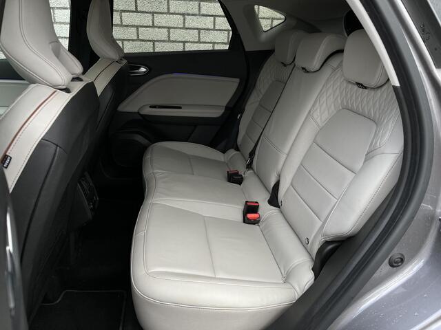 Renault CAPTUR 1.3 TCe EDC 130 Initiale Paris | Lederen bekleding | All-Season banden | Adaptive Cruise Control | 360° Camera