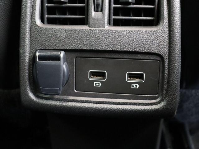 Renault CAPTUR E-Tech Hybrid 145pk Techno | Parkeersensoren voor en achter | Achteruitrijcamera | Groot scherm |