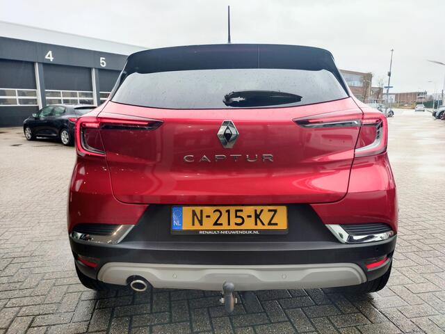 Renault CAPTUR 1.3 TCe 140 Intens AUTOMAAT / TREKHAAK / NAVIGATIE incl. APPLE & ANDROID CARPLAY / CLIMATE CONTROL / PARKEERSENSOREN EN CAMERA