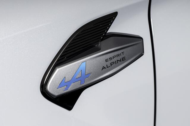 Renault CAPTUR 1.3 mild hybrid 160 esprit Alpine | S/K-Panodak | Adapt. Cruise | Stoel-+Stuurverw. | PDC | Camera | NAV + App. Connect | ECC | LM 19" | 3803