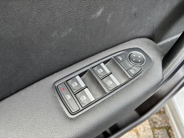 Renault CAPTUR 1.6 E-Tech Hybrid 145 Intens