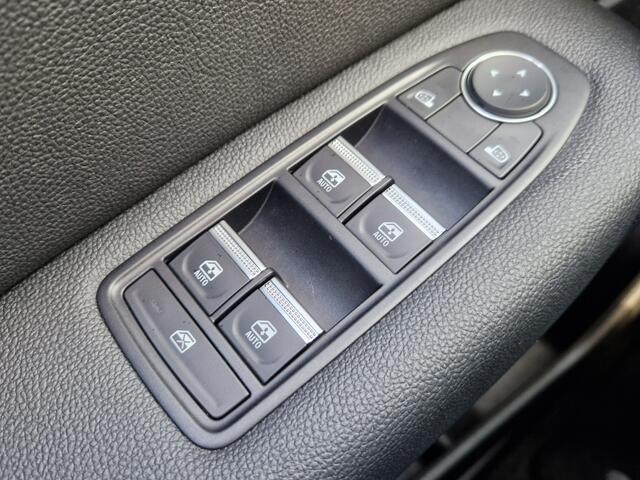 Renault CAPTUR 1.0 TCe Intens / Camera / Parkeersensoren / Navi / Clima