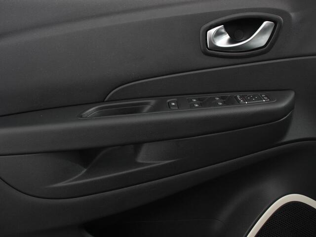 Renault CAPTUR 0.9 TCe Intens | Navigatie | Climate Control | Parkeer Sensoren | Bluetooth | Cruise control | Lichtmetalen Velgen