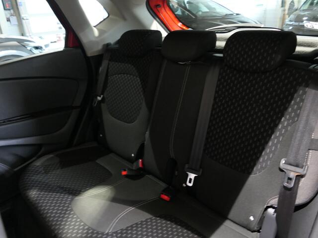 Renault CAPTUR 0.9 TCe Intens - Dodehoek, Trekhaak, Camera, Clima, Sensoren Rondom