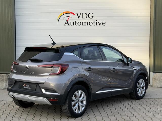 Renault CAPTUR 1.3 TCe 140 Intens / Clima / Navi / 17" / Camera / Two Tone / Carplay / Sensoren voor